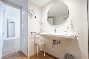 Intelier Rosella Hotel