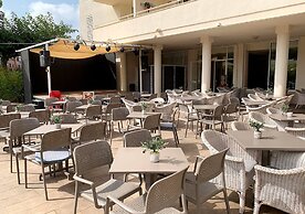 Intelier Rosella Hotel