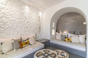 Numa Santorini