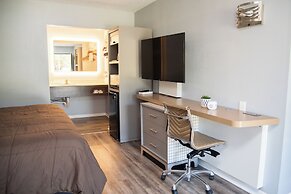 Columbus Inn and Suites