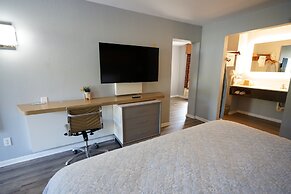 Columbus Inn and Suites