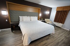 Columbus Inn and Suites