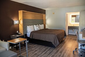 Columbus Inn and Suites