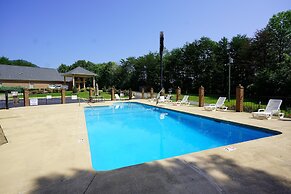 Columbus Inn and Suites