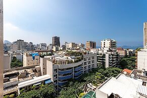 (902-B) Studio com Vista Mar e Comodidades