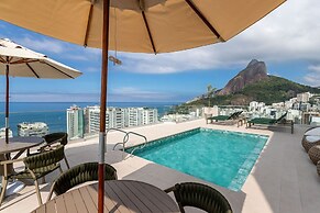 (902-B) Studio com Vista Mar e Comodidades