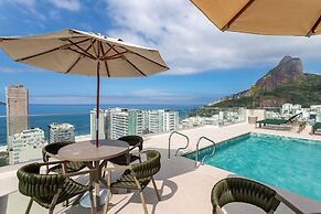 (902-B) Studio com Vista Mar e Comodidades