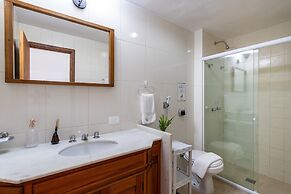 (902-B) Studio com Vista Mar e Comodidades
