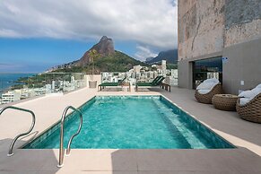 (902-B) Studio com Vista Mar e Comodidades