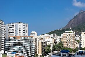 (902-B) Studio com Vista Mar e Comodidades