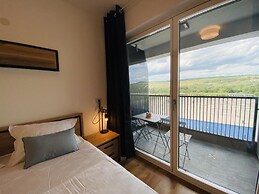 Deluxe Apartment with Balcony & Parking