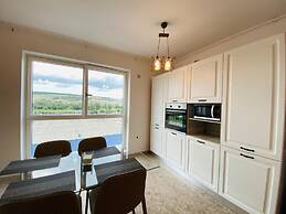 Deluxe Apartment with Balcony & Parking