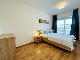 Deluxe Apartment with Balcony & Parking