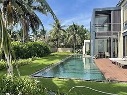 Beachfront Villa in Danang Resort & Spa