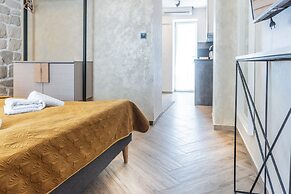 L&B amphitheater apartments