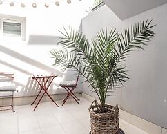 L&B amphitheater apartments