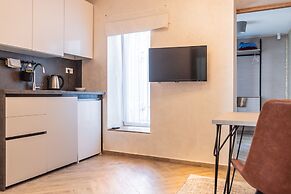 L&B amphitheater apartments