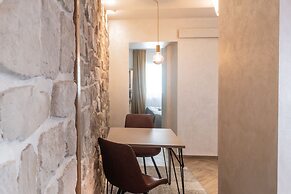 L&B amphitheater apartments