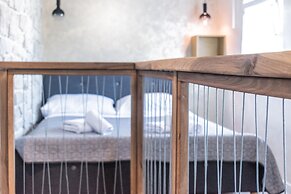 L&B amphitheater apartments