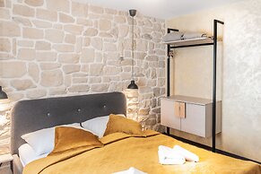 L&B amphitheater apartments