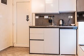 L&B amphitheater apartments