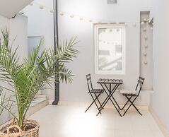 L&B amphitheater apartments