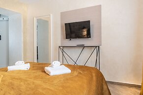 L&B amphitheater apartments