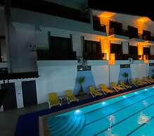 Atas Aqua  Otel Avsa