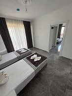 Atas Aqua  Otel Avsa