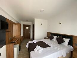 Atas Aqua  Otel Avsa