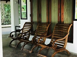 Ceylon Kingsmen Garden Hotel