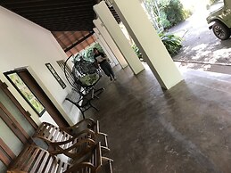 Ceylon Kingsmen Garden Hotel