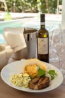 Calacala rooms, restaurant & farm experience