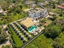 Calacala rooms, restaurant & farm experience