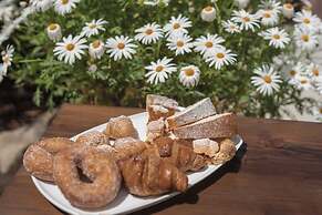 Calacala rooms, restaurant & farm experience