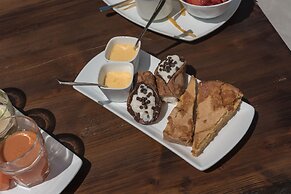 Calacala rooms, restaurant & farm experience