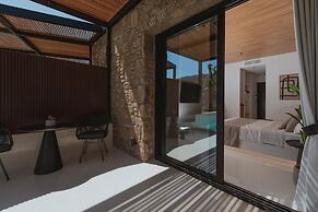 Ftelia Black Villas