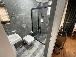 Golden Metro Boutique