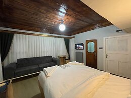 Golden Metro Boutique