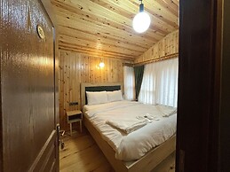 Golden Metro Boutique