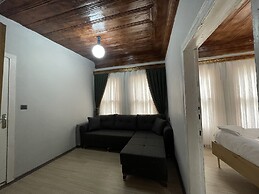 Golden Metro Boutique