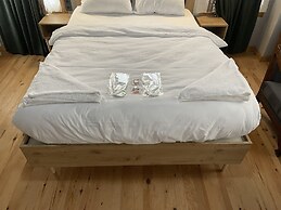 Golden Metro Boutique