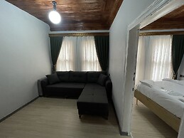 Golden Metro Boutique