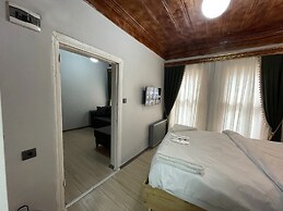 Golden Metro Boutique