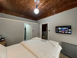 Golden Metro Boutique