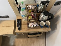 Golden Metro Boutique