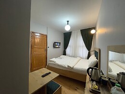 Golden Metro Boutique