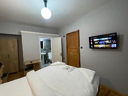 Golden Metro Boutique