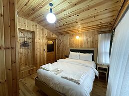 Golden Metro Boutique