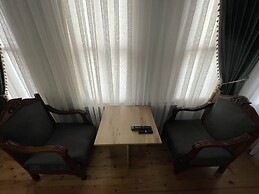 Golden Metro Boutique